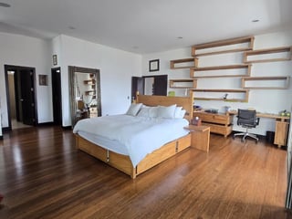 Exclusivo Penthouse En Venta - En Edificio Santa Sofia, Zona 10 - 2