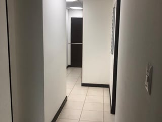 Alquilo Oficina en edificio Paseo Plaza zona 10 - 2