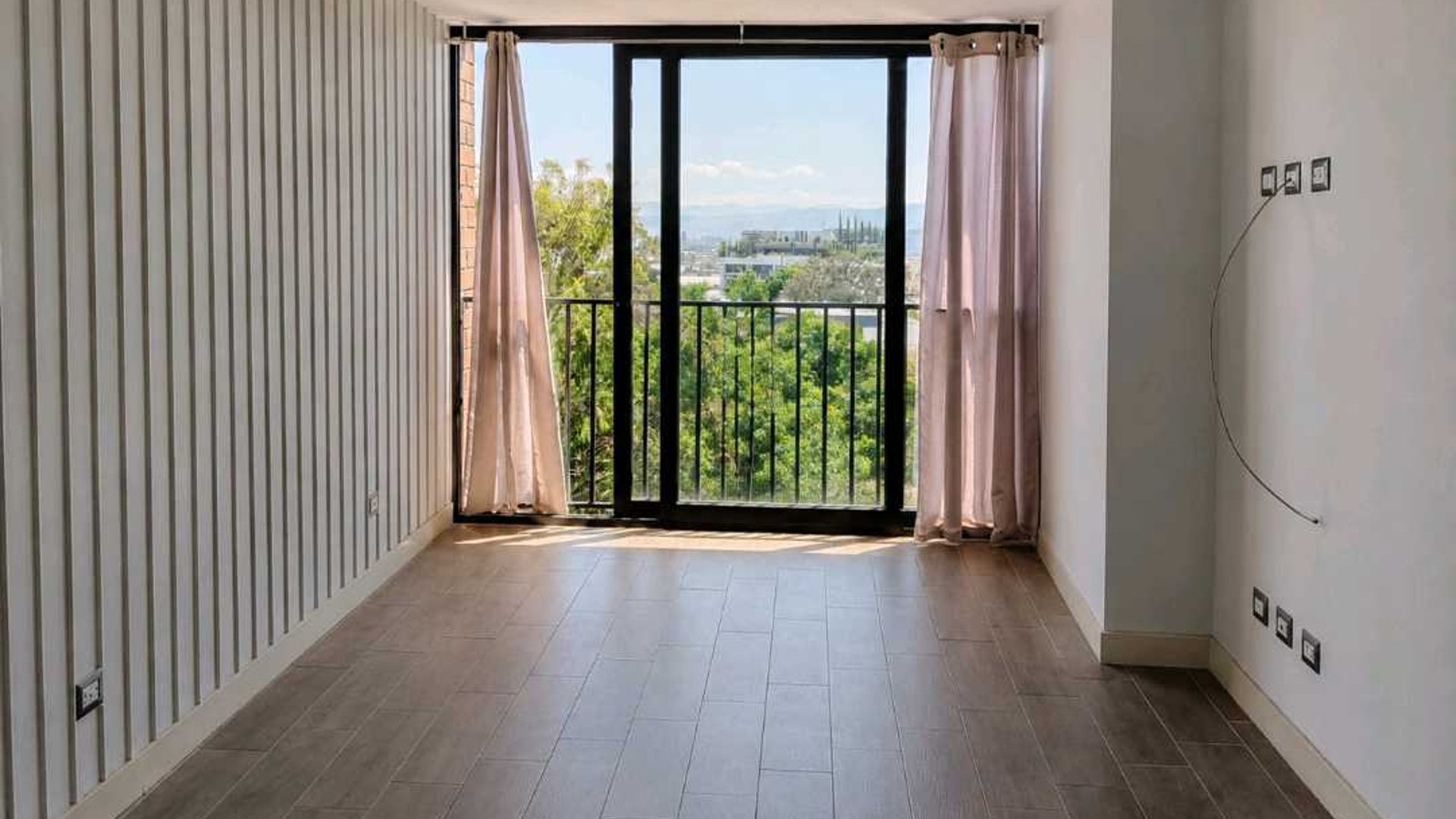 APARTAMENTO EN ALQUILER???? Edificio Tribeca, Zona 11 - Miniatura 3