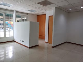 OFICINA EN RENTA EN CASA VERANDA ZONA 10 - 5