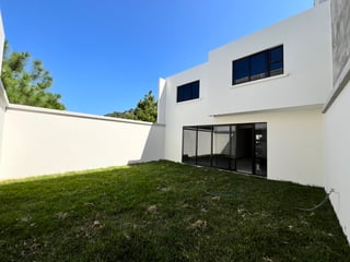 Casa nueva en venta de 4 habitaciones Hacienda Real zona 16 - 2