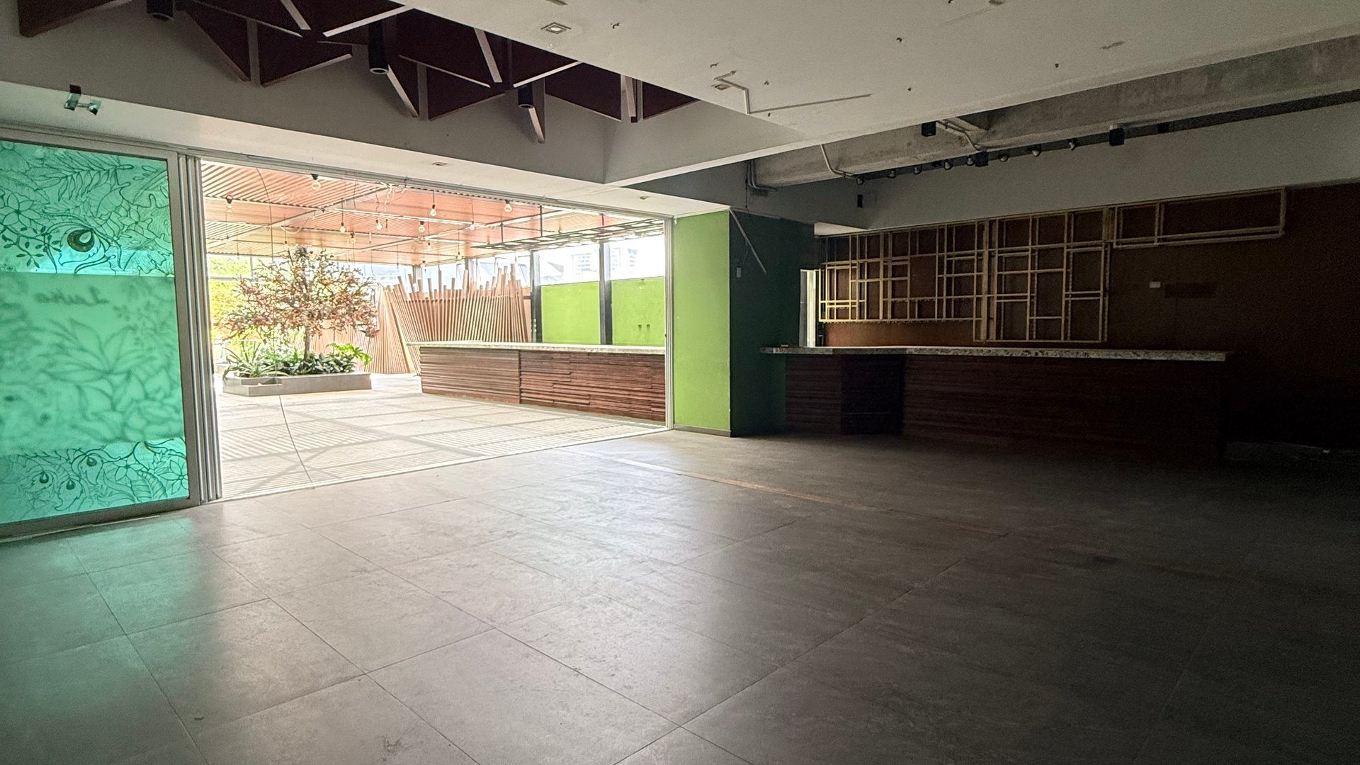 Local Comercial Premium en Renta | 471m² | Nuevo | Seguridad 24/7 - Miniatura 3