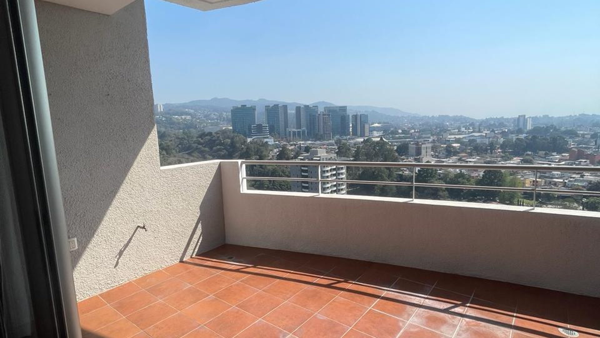Apartamento en Alquiler Edificio Botticelli II, zona 15 VHII - Image 1