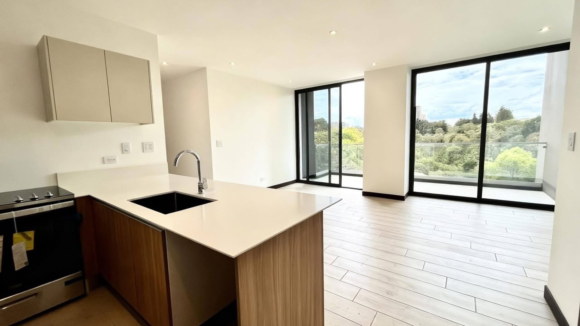 Apartamento de Lujo en Renta Zona 15, Guatemala: 3 Hab | Línea Blanca