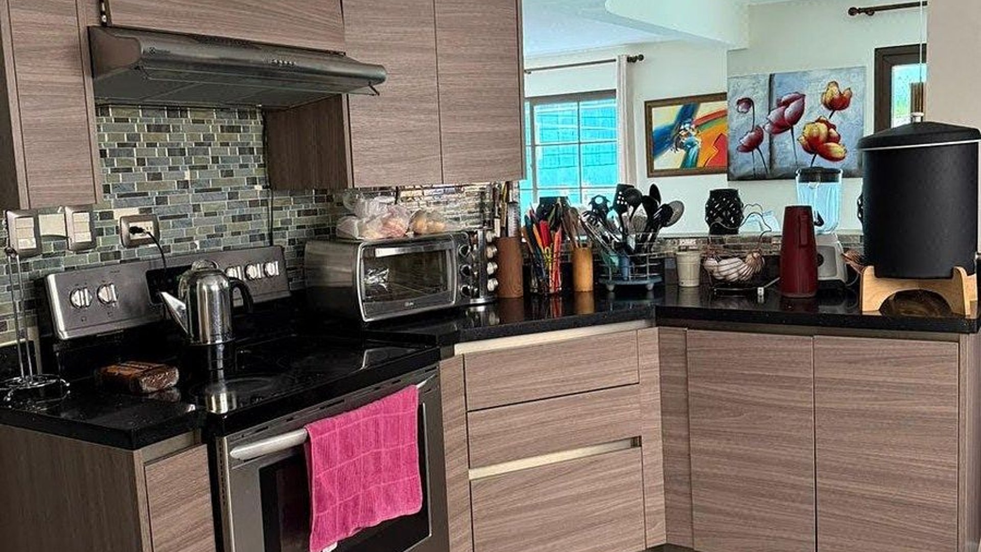 Casa en Venta en Zona 16, Guatemala – Dentro de Condominio Exclusivo