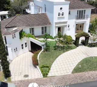 Mansión en Venta de 5 Dormitorios en zona 16