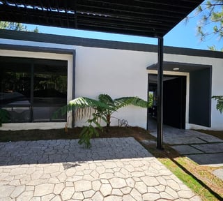 Preciosa Casa En Venta En El Cerinal, Laguna El Pino