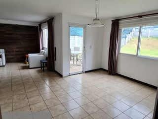 LA FONTANA / Moderna Casa en venta km. 26 Carretera Salvador - 2