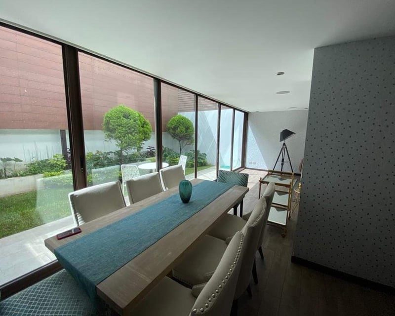 Venta de apartamento amueblado y equipado Edificio Urbana en zona 10