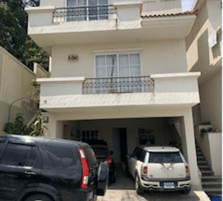 Vendo amplia Casa en Condado San Nicolas