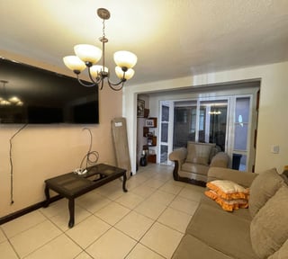CASA EN RESIDENCIALES LOS OLIVOS ZONA 18