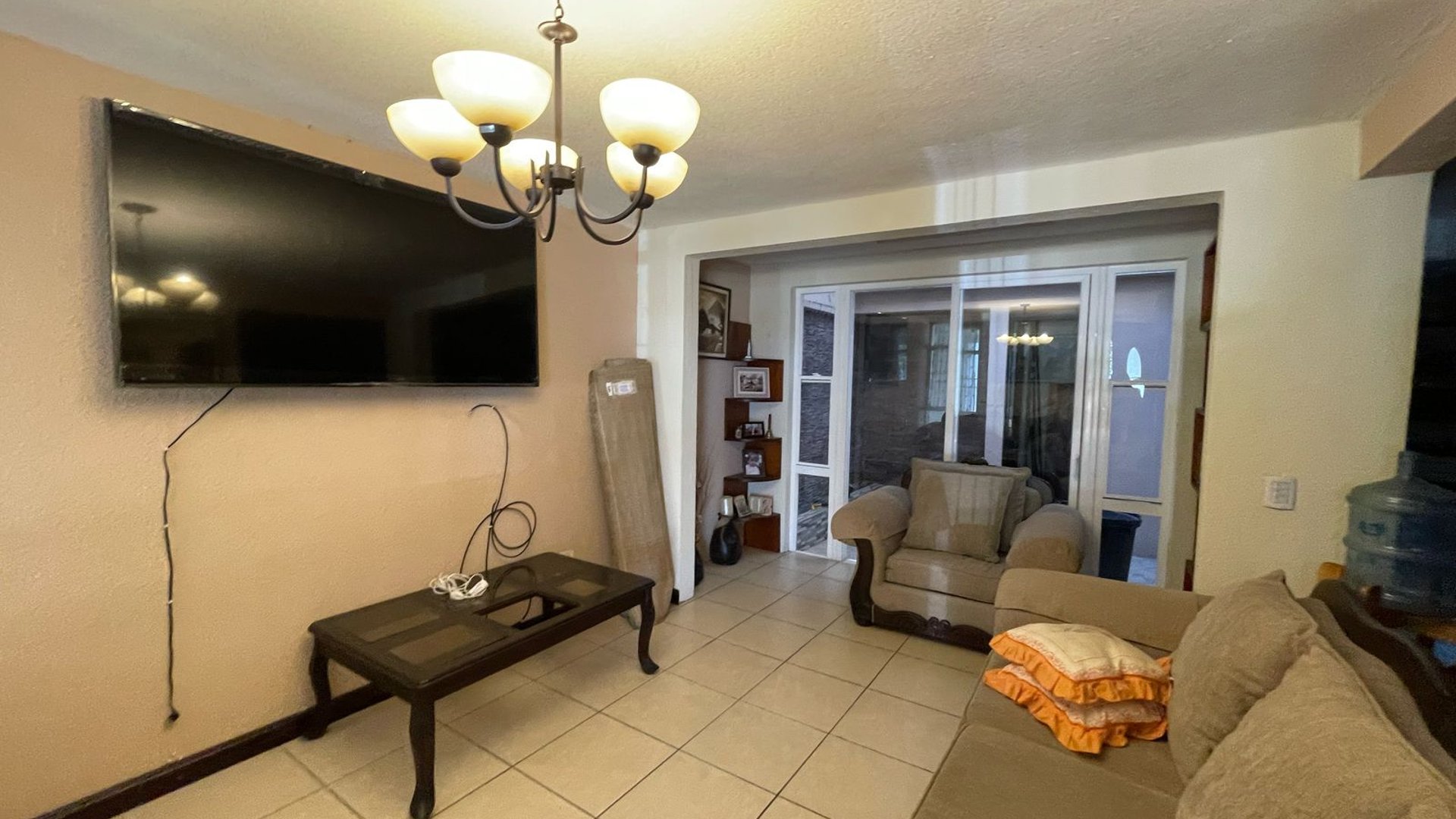 CASA EN RESIDENCIALES LOS OLIVOS ZONA 18