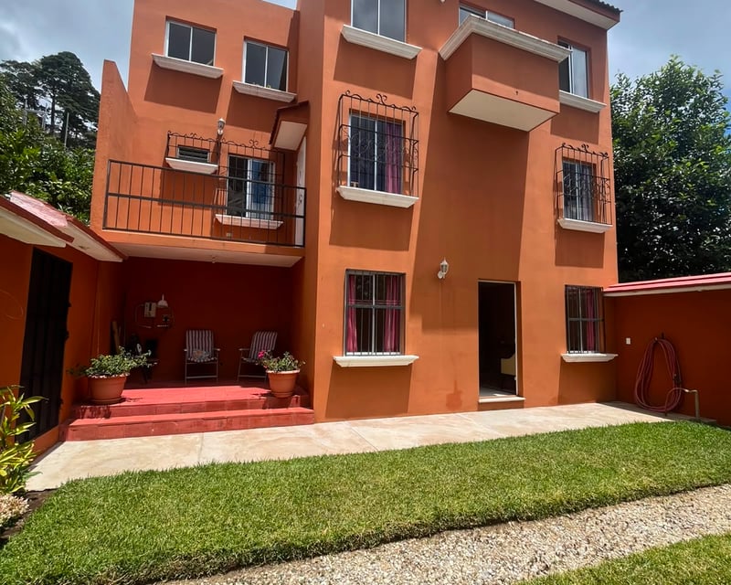 CASA EN VENTA | SANTA LUCÍA MILPAS ALTAS – CERCA DE ANTIGUA GUATEMALA