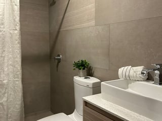 Apartamento en Venta en Zona 14, Sector la Villa - Image 9