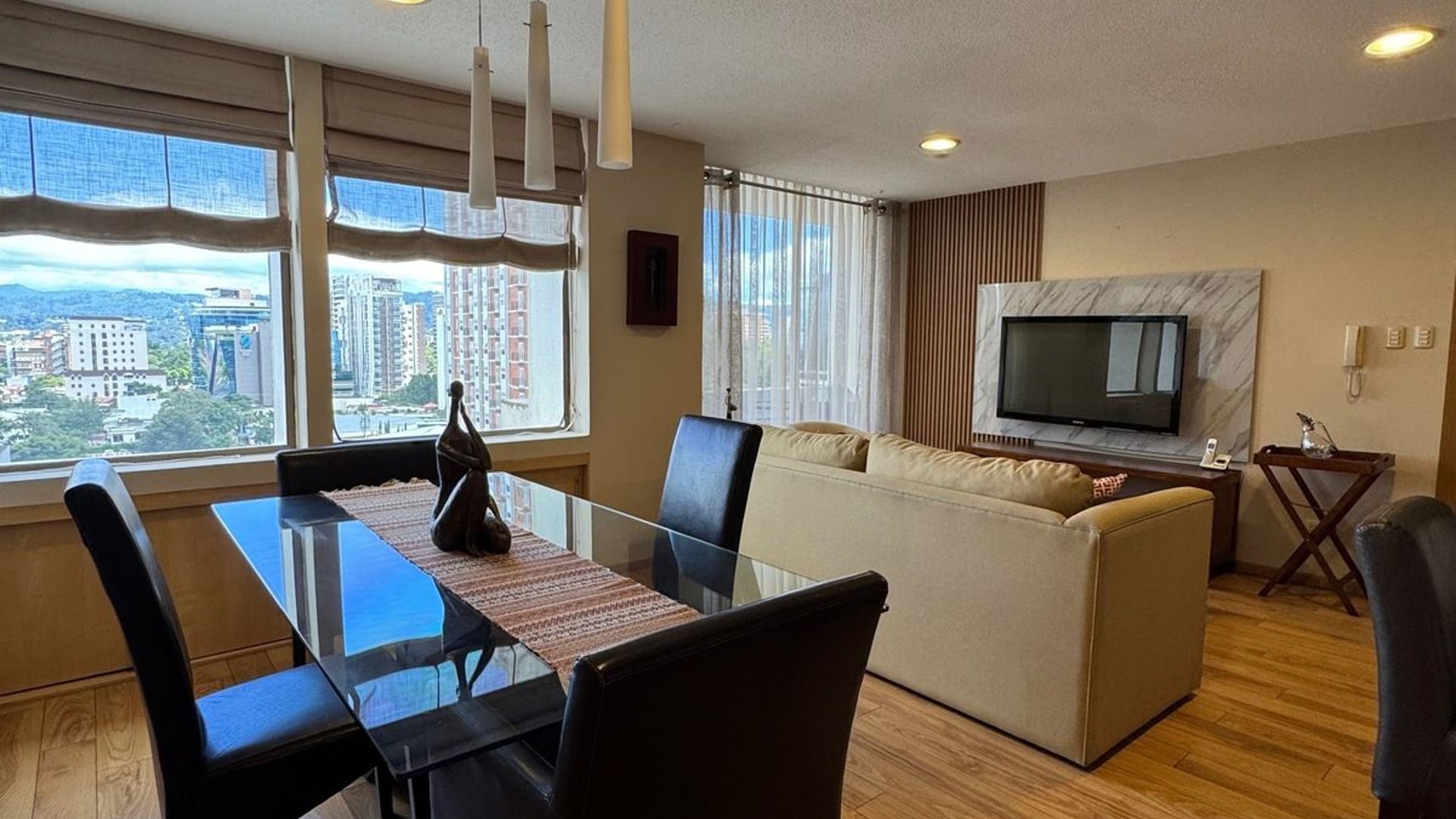 Edificio La Avenida / Apartamento Amueblado, zona 10