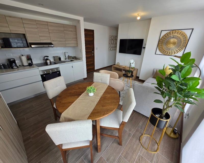 Rento apartamento amueblado de 2 habitaciones en Zona 13 Ref-4818