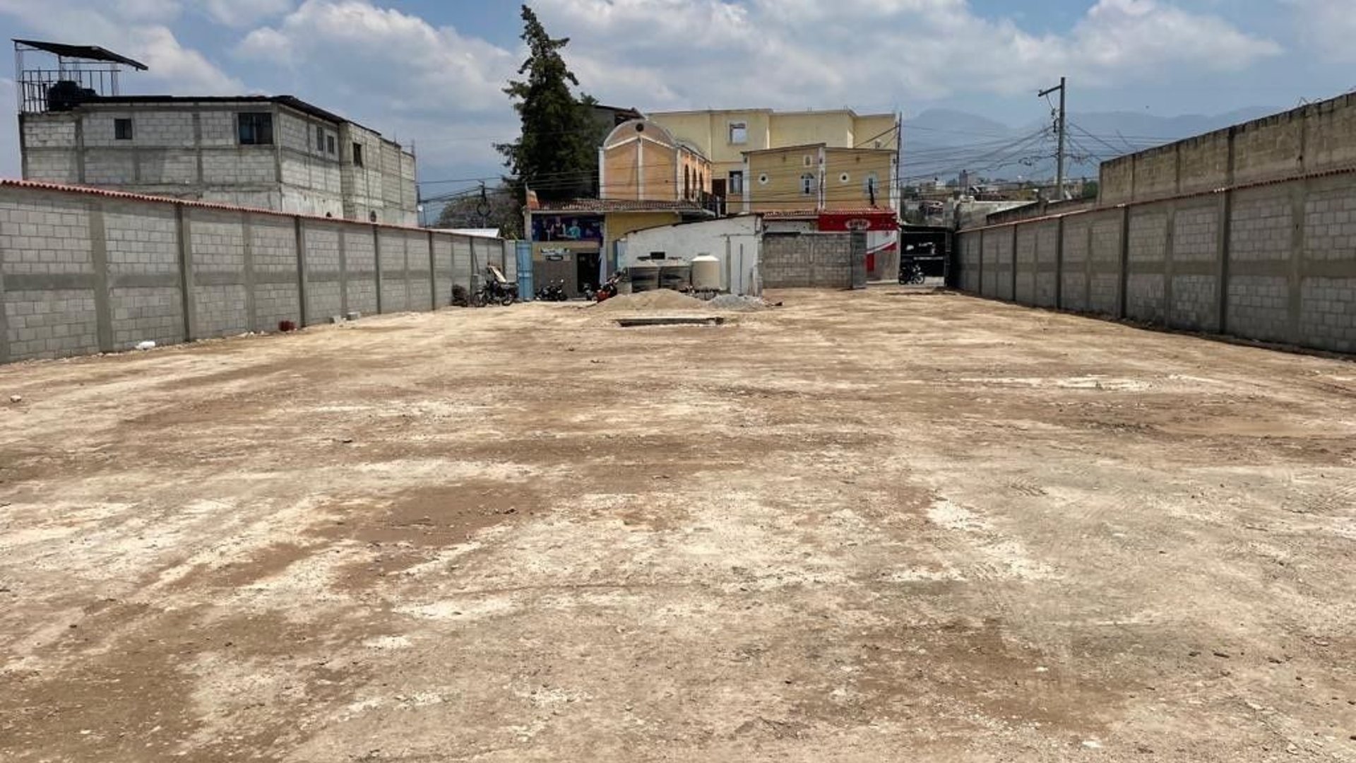 Terreno en renta en Hueheutenango para negocio - Miniatura 2