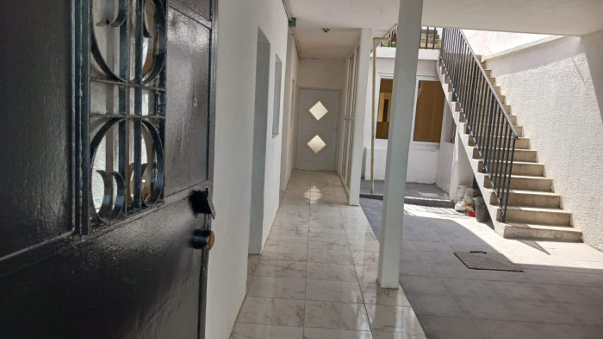 CASA REMODELADA EN VENTA EN ZONA 1 - Miniatura 14