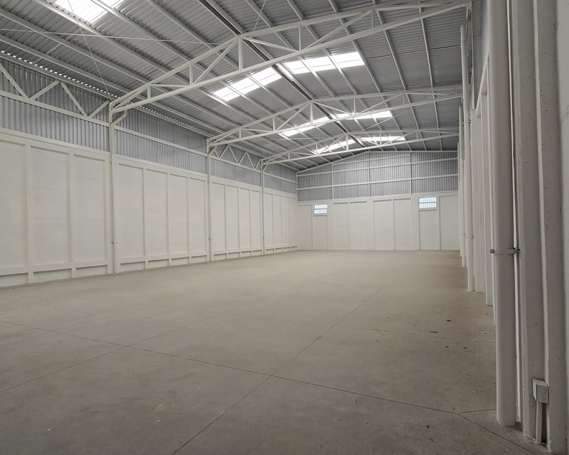 Alquilo Bodega en Campestre Comercial en  Caes KM 23 Fraijanes