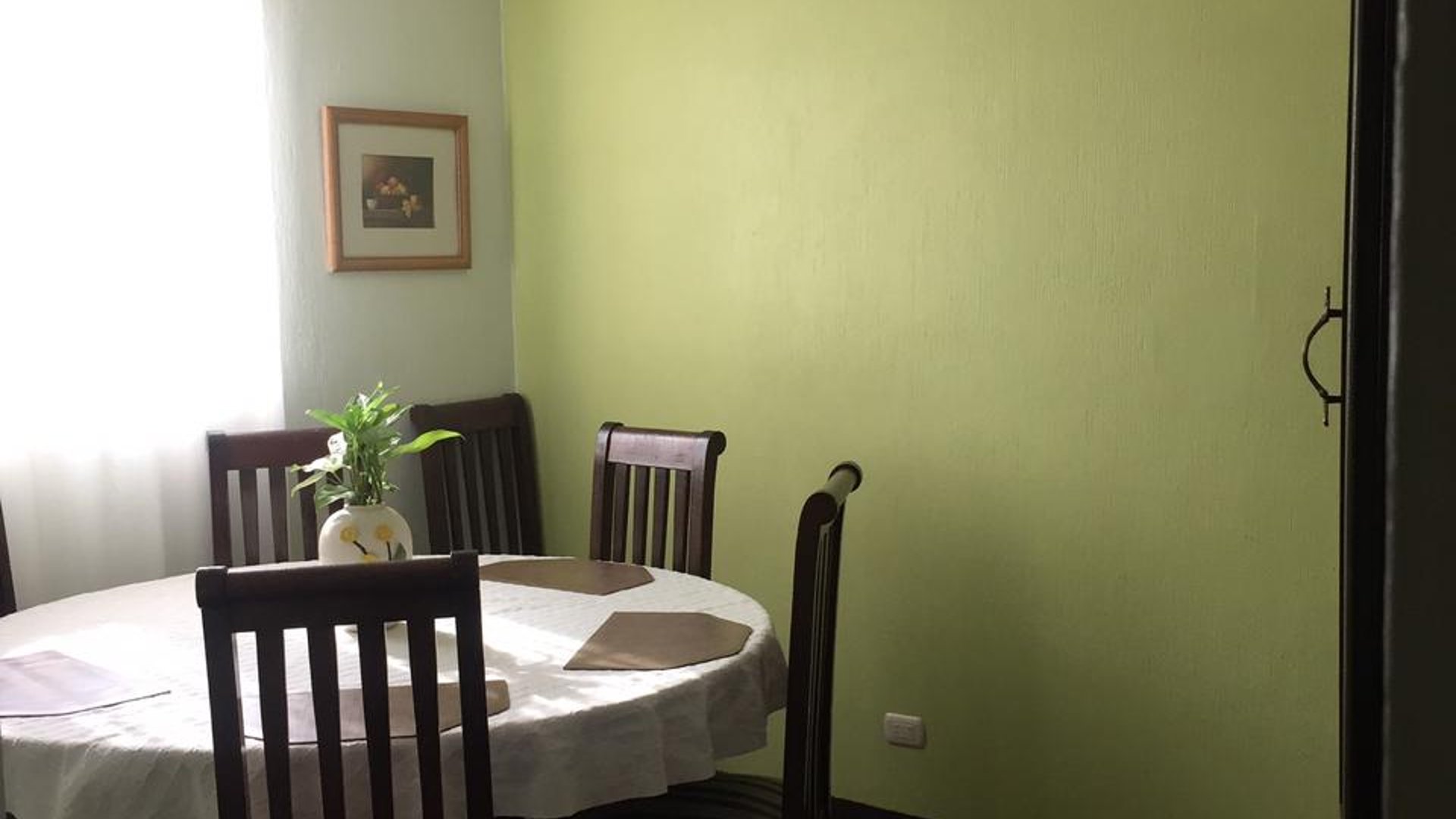 Vendo Linda Casa en Condominio Quebradas De Las Rosas, Zona 12 - Miniatura 3