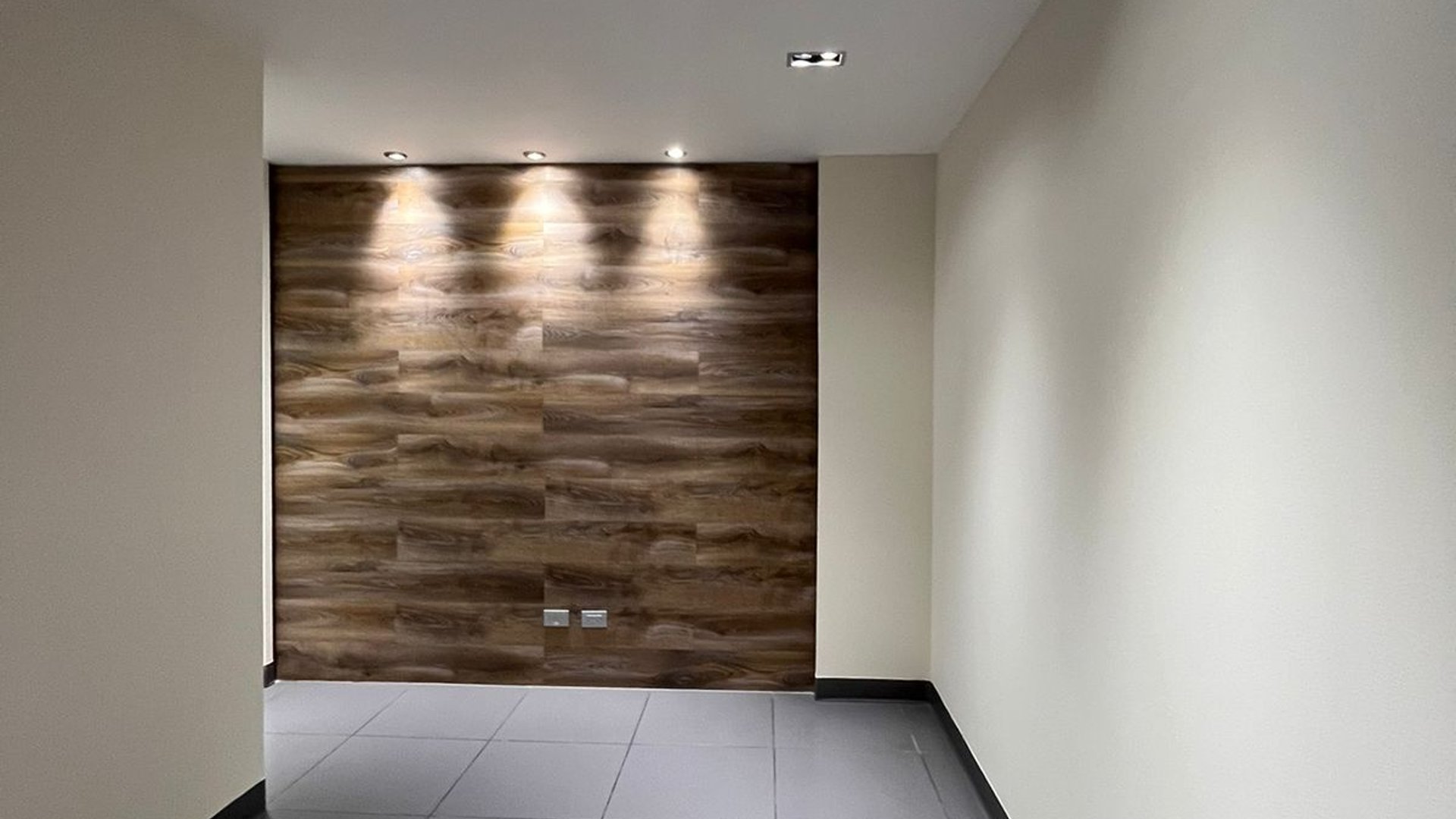 Oficina en Alquiler / Venta en Europlaza, zona 14 Guatemala - Miniatura 3