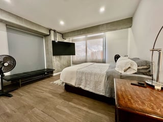 Venta de apartamento de 2 niveles en Edificio Granat, Zona 4 - Image 9