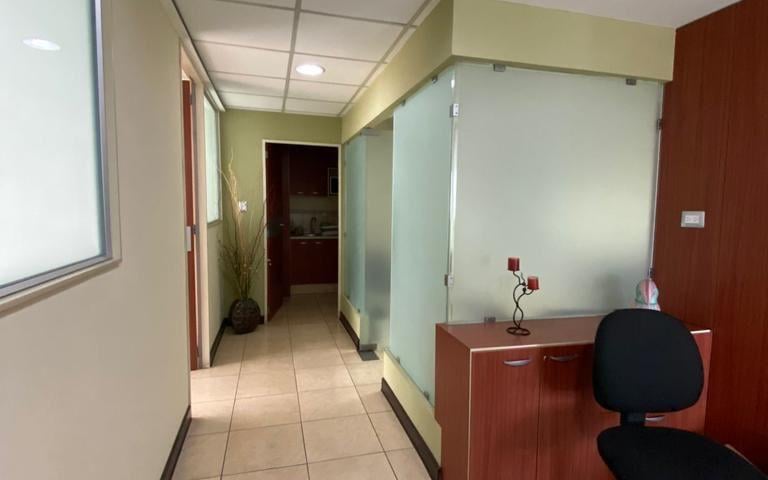 Oficina en Venta en Edificio Torino, zona 10, Guatemala - Miniatura 3