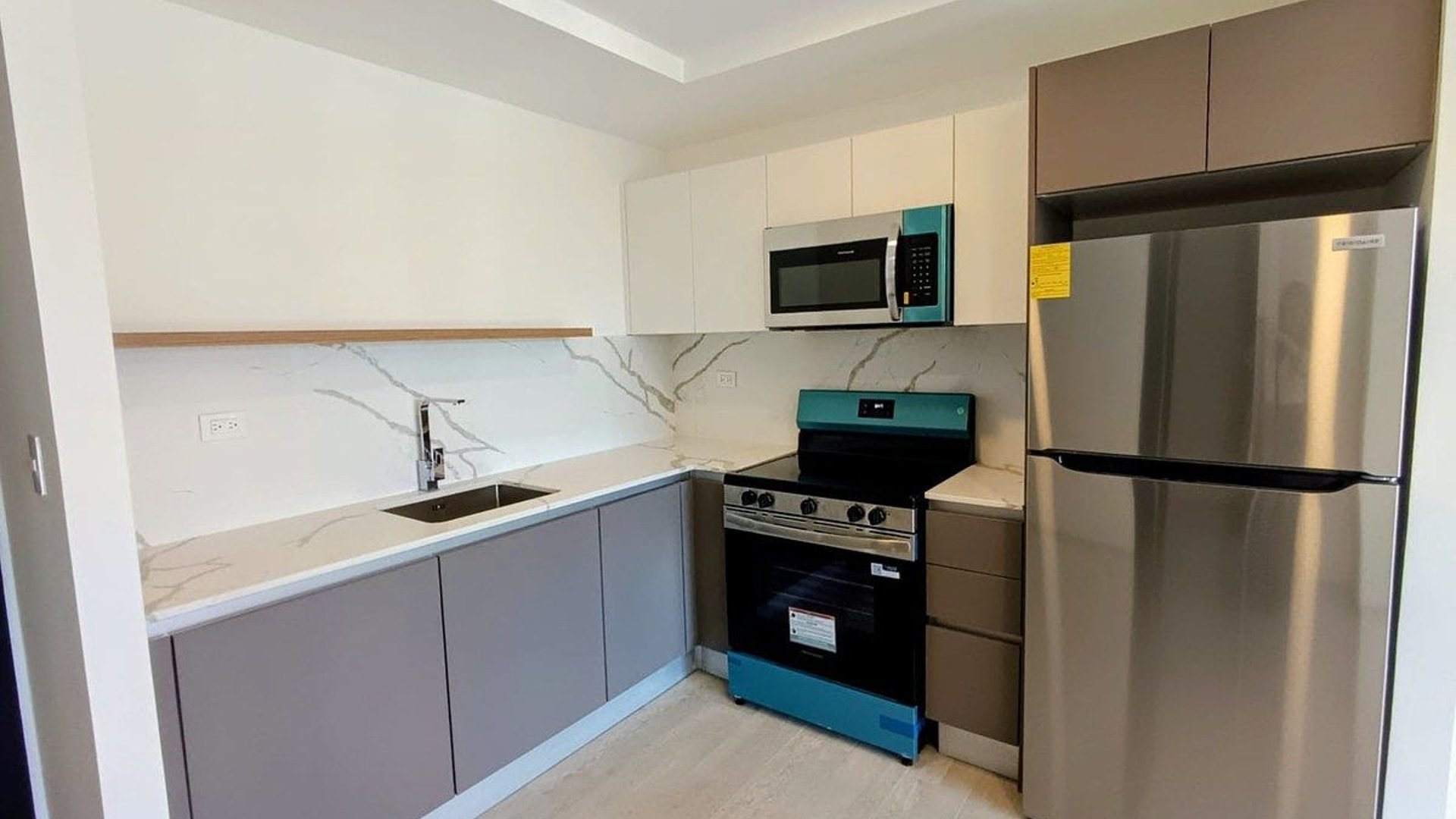 Apartamento en ALQUILER Av. Las Américas Zona 13