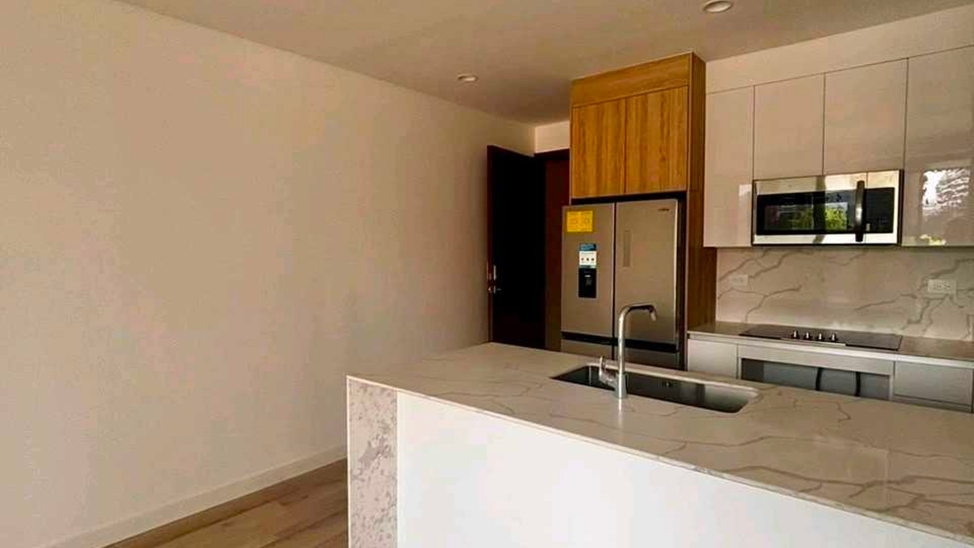 APARTAMENTO EN ALQUILER ???? Edificio Ferre Diez, Zona 10 - Miniatura 2