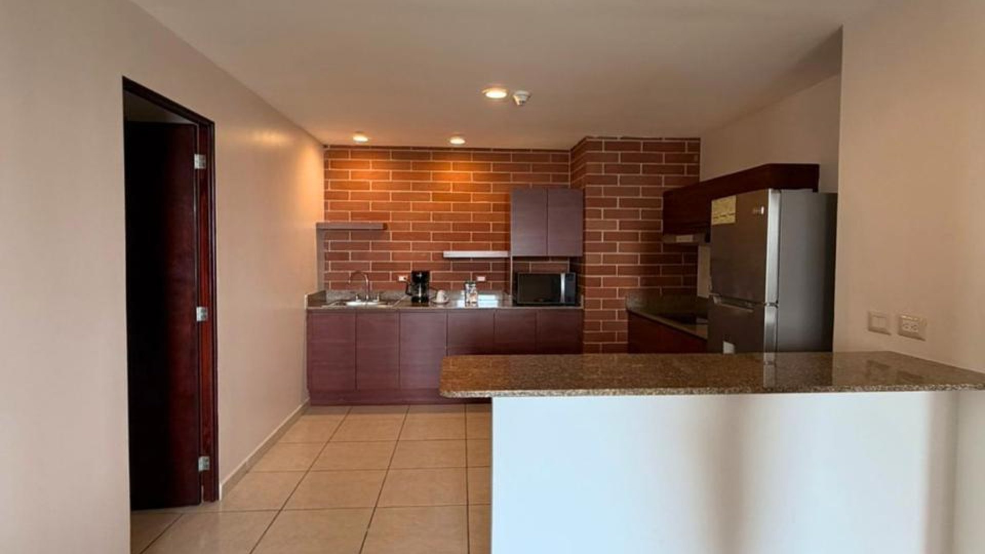 ???? APARTAMENTO AMUEBLADO EN RENTA – 2 HAB| EDIFICIO ADRIATIKA | Z.14 - Miniatura 5