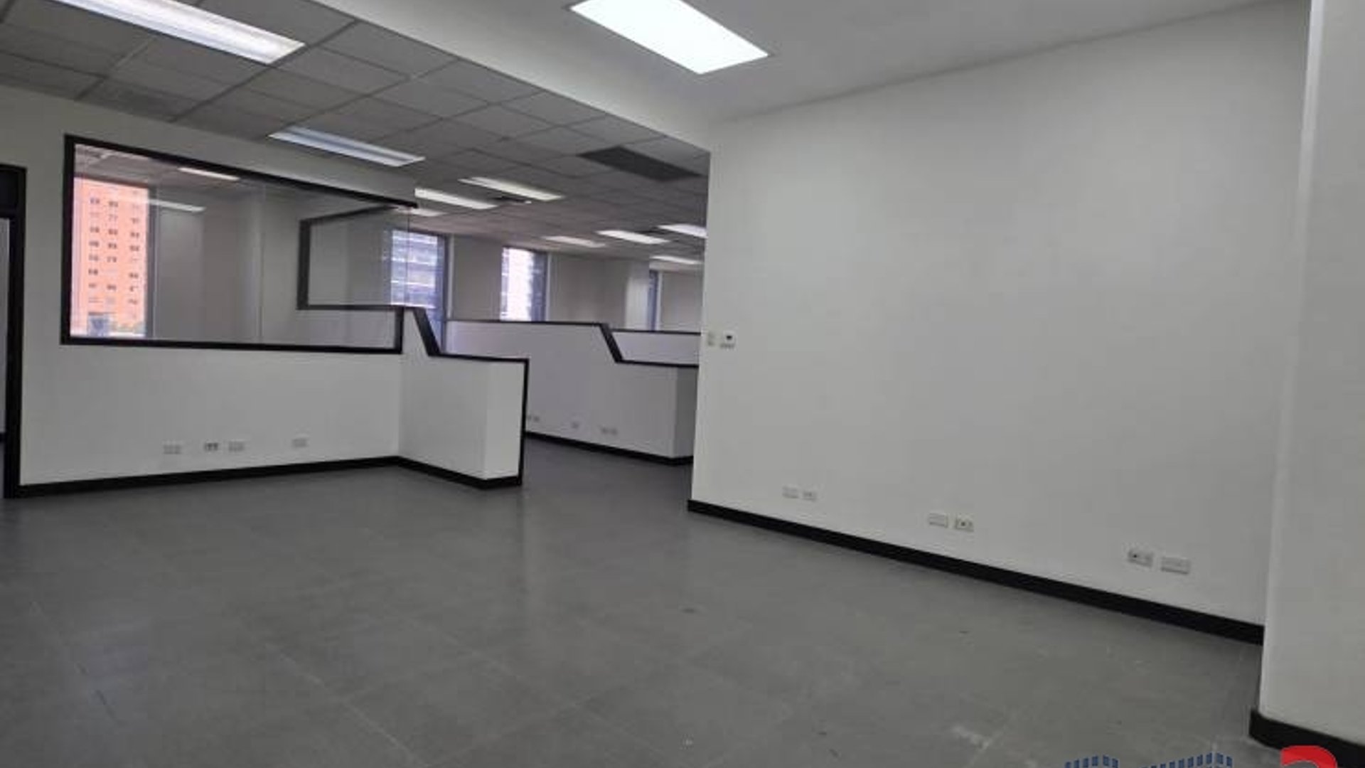 Oficina en Renta, Zona 10 (R9770) - Miniatura 3