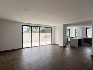 Apartamento en Alquiler / Venta Edificio Vila Quince, zona 15 VH2 - Image 2