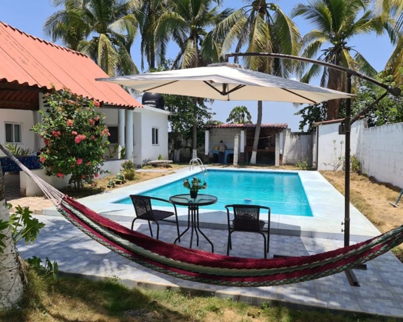 CASA A 50M DE LA PLAYA RAMA BLANCA SIPACATE ESCUINTLA