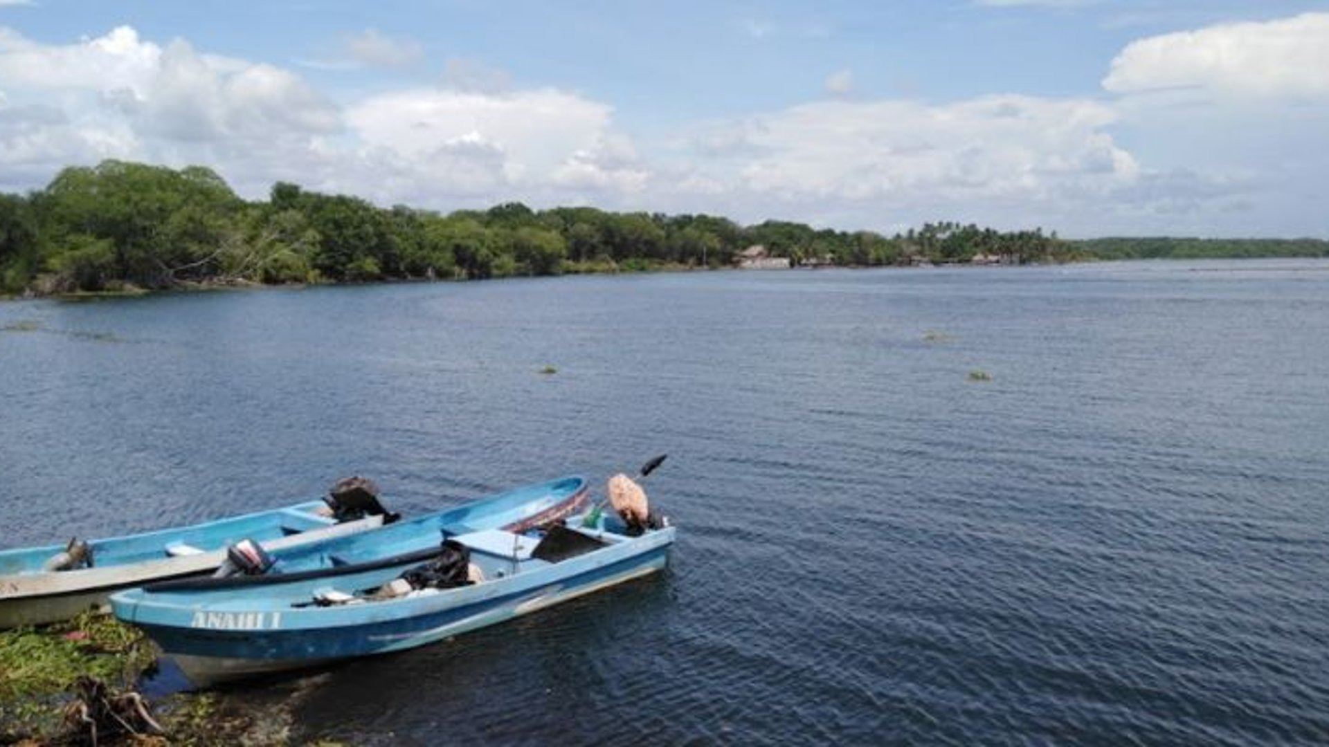 Hotel en venta a 1 km de Monterrico Ref-5212