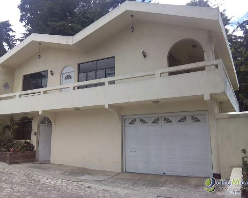 CASA EN CONDOMINIO SAN LUCAS SACATEPÉQUEZ