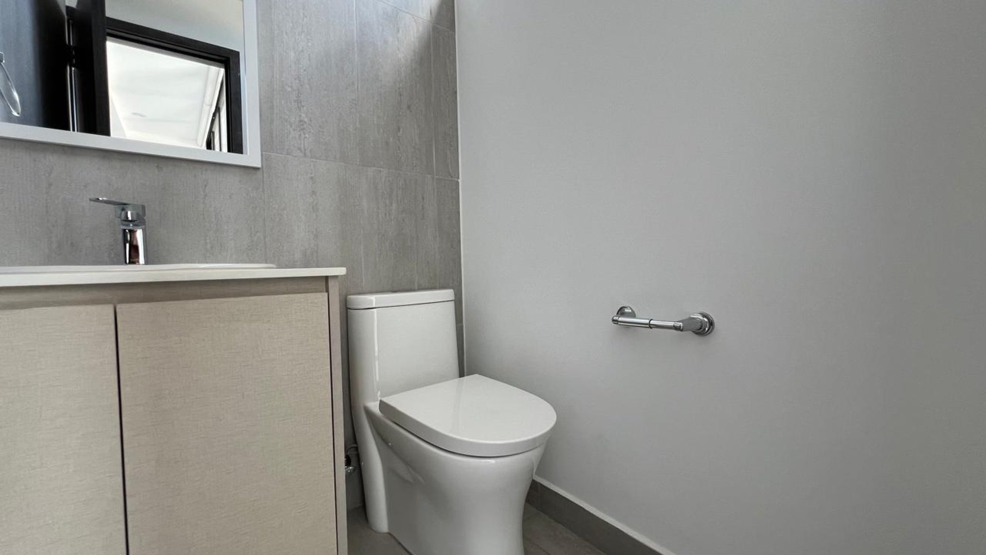 ALQUILER DE LINDO APARTAMENTO - MOREA, ZONA 15 - Miniatura 4