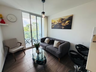 APARTAMENTO EN RENTA, EDIFICIO CONDADO 14 56 MTS2, 2 DORMITORIOS, ZONA 14 - 4