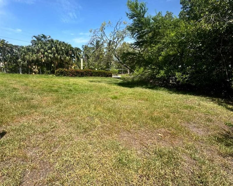 LIKIN TERRENO DE ESQUINA CON CANAL EN VENTA