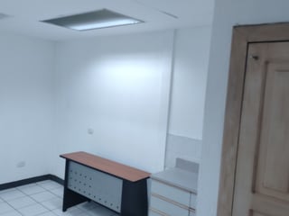 Oficina en Renta, en zona 10, ideal para Médicos - 3