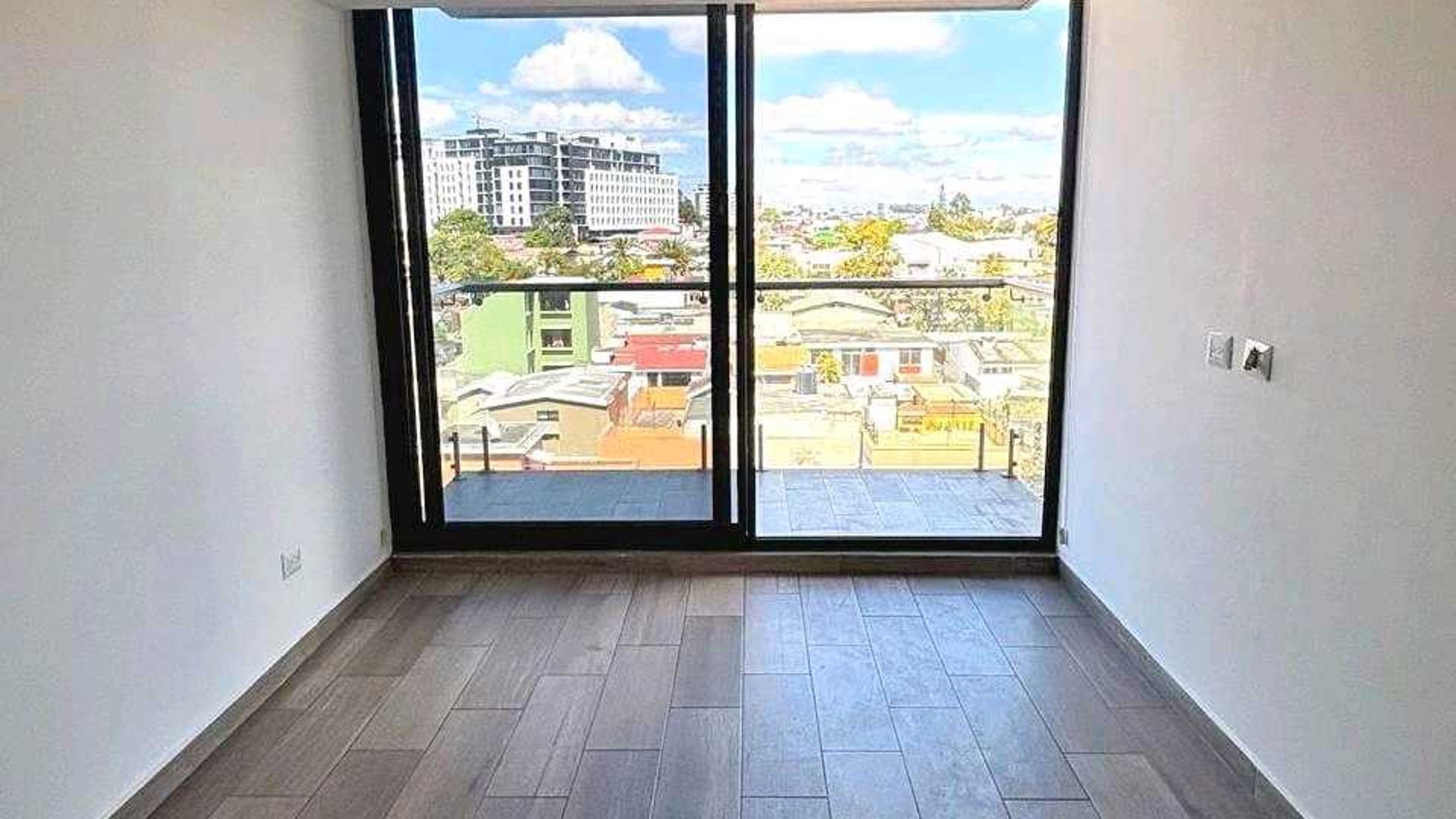 APARTAMENTO EN VENTA ????Edificio Aralia, zona 11 - Miniatura 5