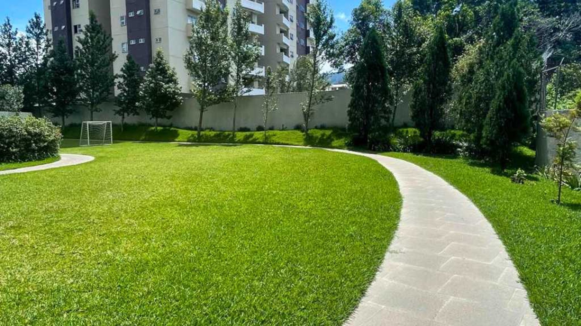 APARTAMENTO EN RENTA – BOTTICELLI II, ZONA 15