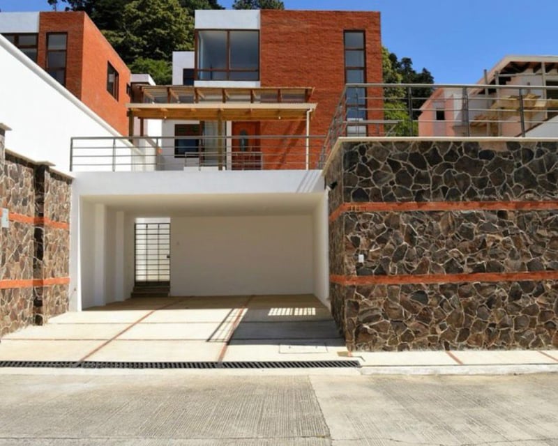 House for Rent in Residencial Alto Valle - 4 Bedrooms, Garden, 2 Parking Spaces | Carretera a El Salvador, Guatemala