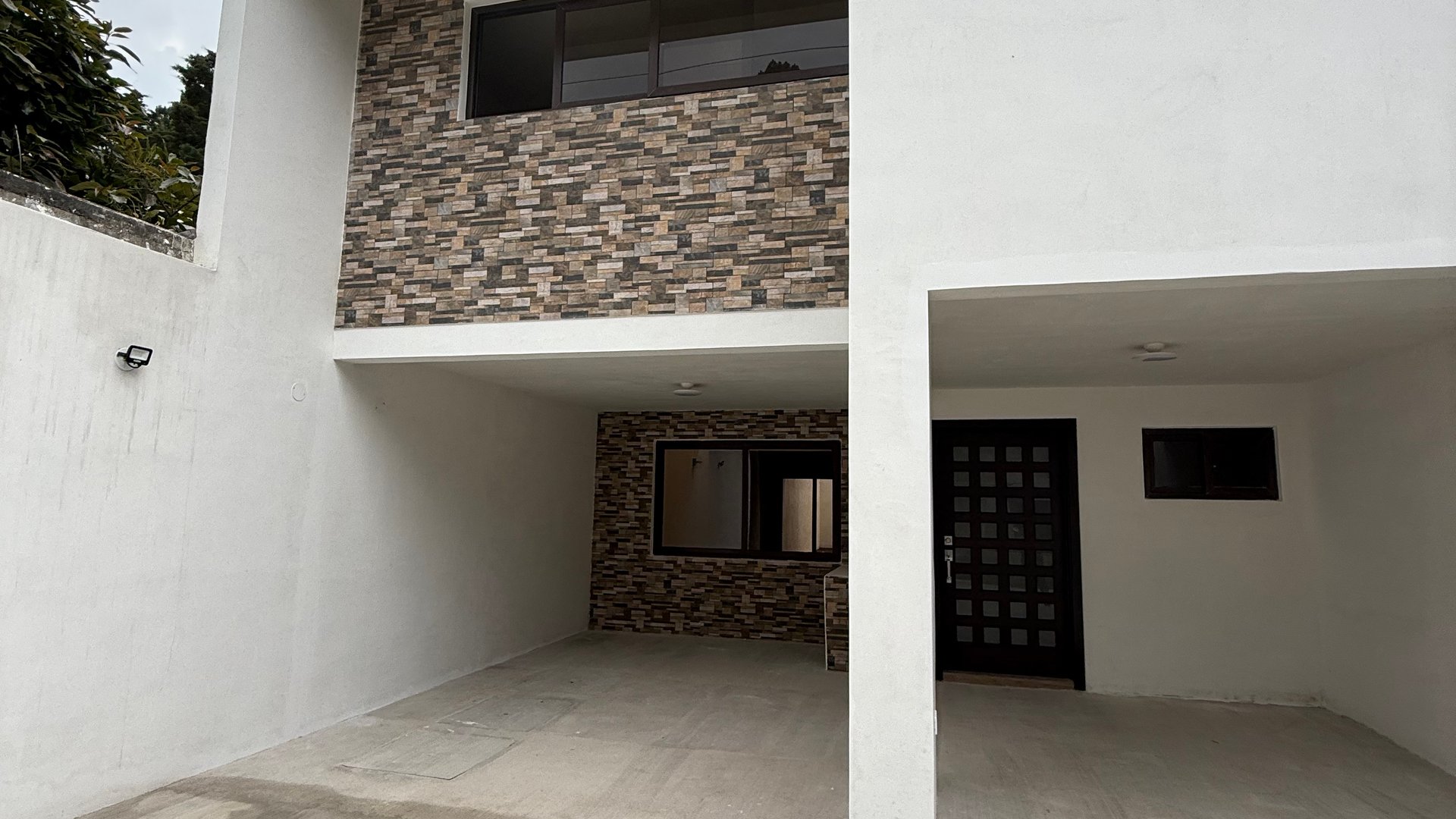 Casa Nueva en Venta o Renta – Valle Real (San Lucas Sacatepéquez)