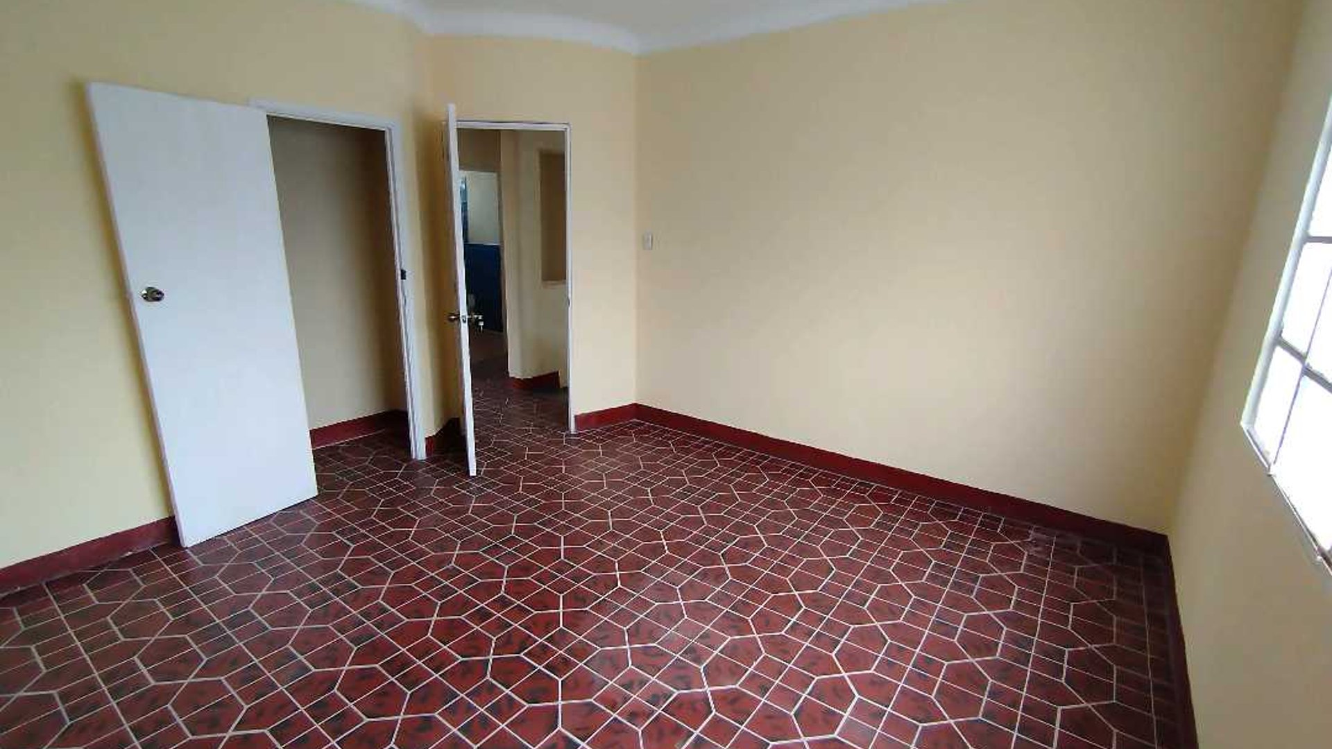 Casa de 4 habitaciones en alquiler, zona 1 - Miniatura 13