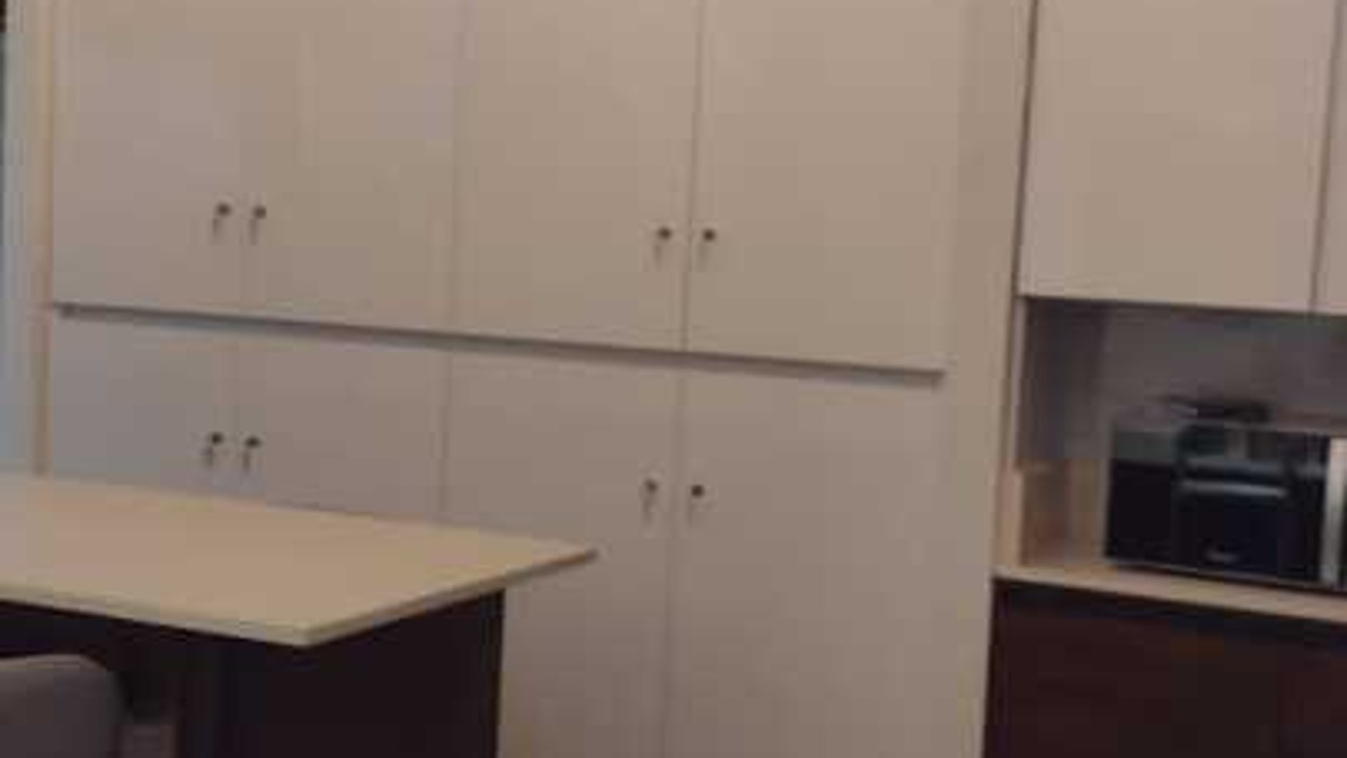 Vendo Oficina en Europlaza zona 14 - Miniatura 7