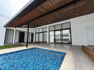 CASA EN VENTA EN CONDOMINIO PUERTO - 2