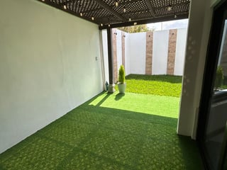 Venta de casa en Los Manantiales con apartamento extra - 3
