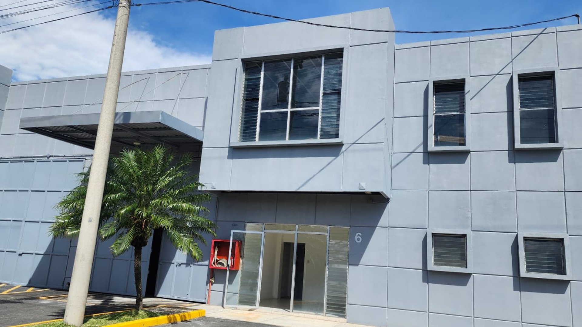 OFIBODEGA EN COMPLEJO ZONA 6 DE VILLA NUEVA