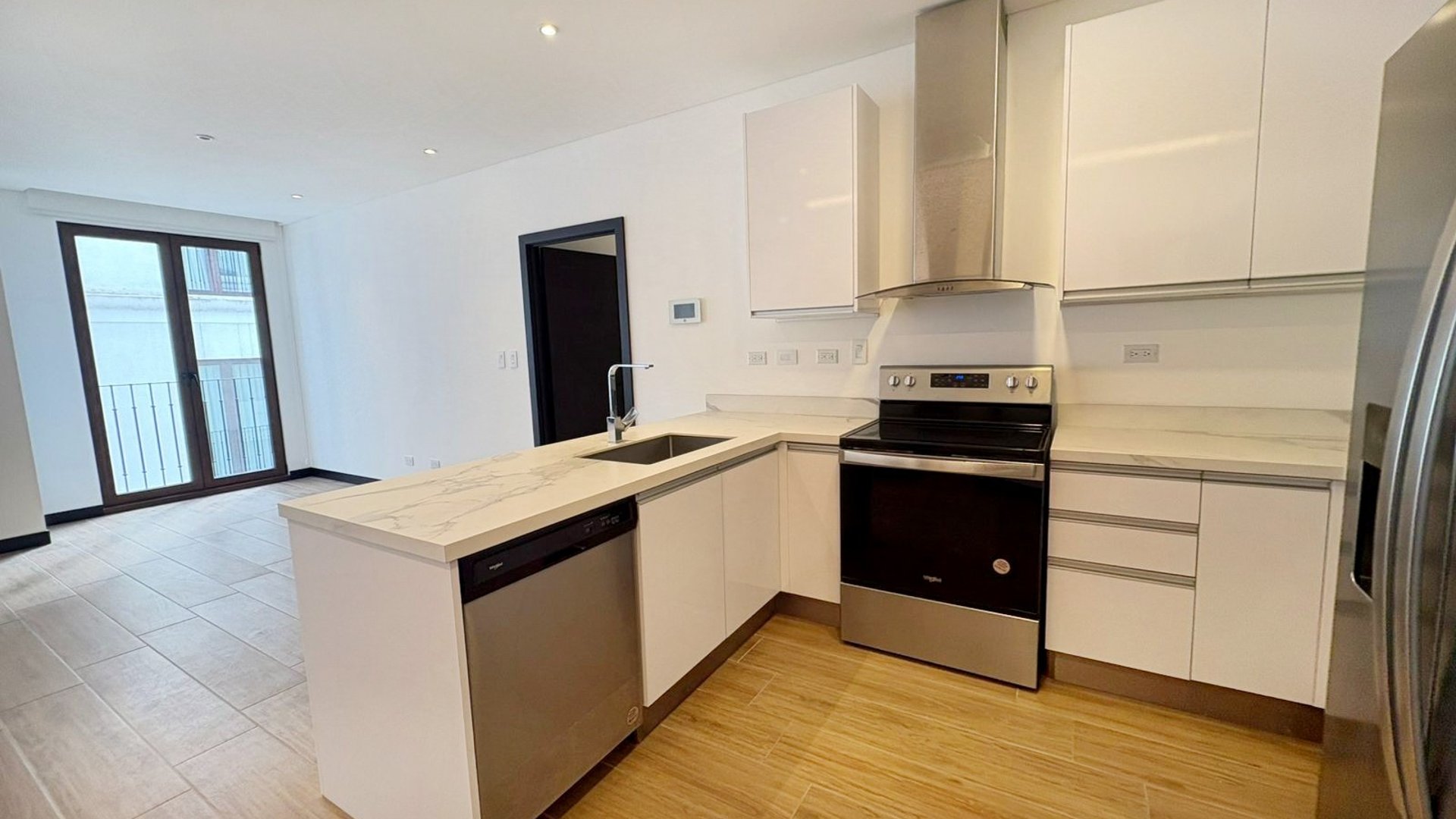 Apartamento en Lirios de Cayalá, zona 16