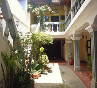 Hotel de 13 habitaciones venta en Antigua Guatemala!